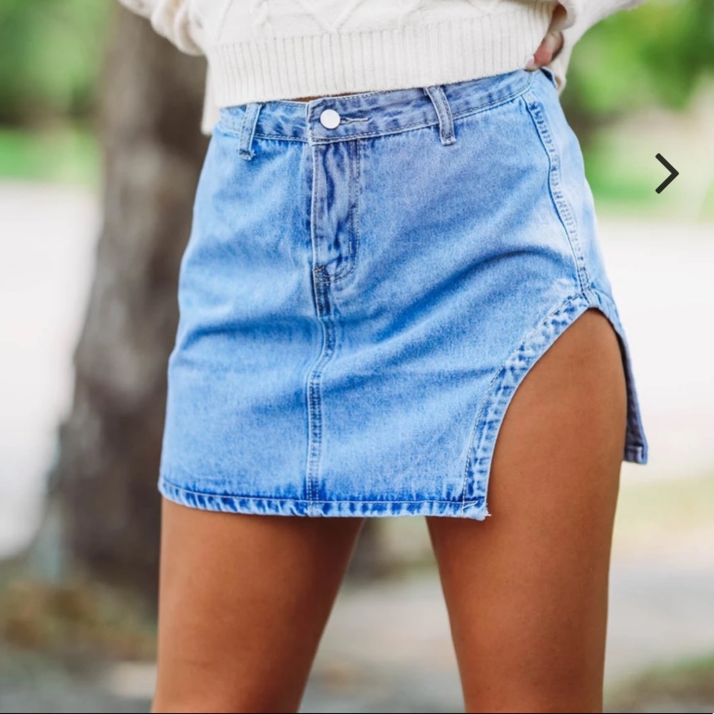 NWT light wash asymmetric denim skirt